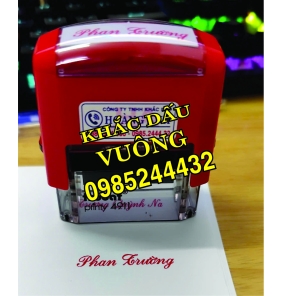 Con Dấu Tên Nghiêng
